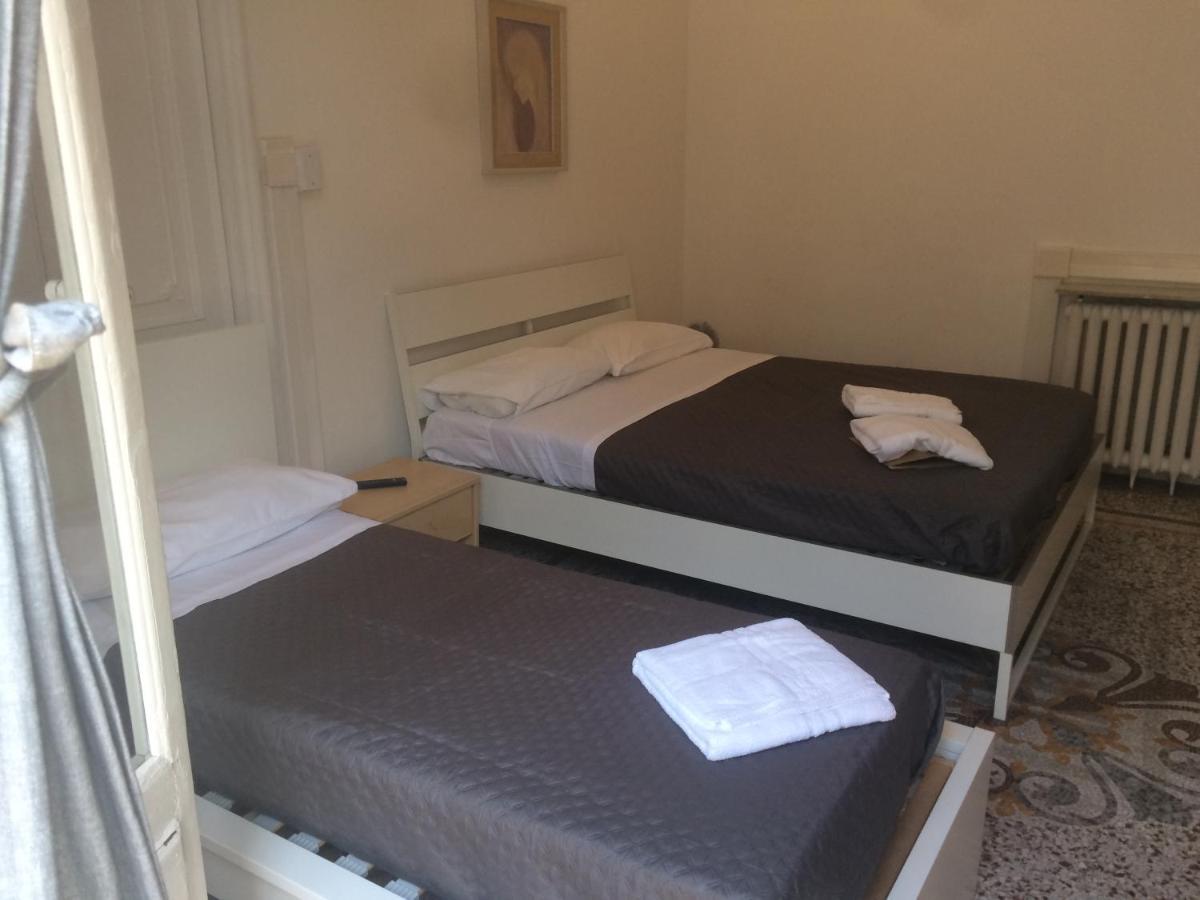 Guest House Roma Genua Exterior foto
